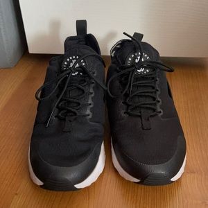 Air Huarache Run Ultra 'Black White' women